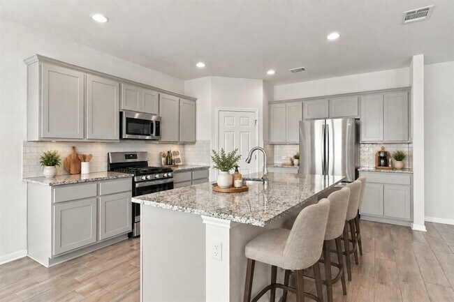 Building Photo - 609 Falkland Trace