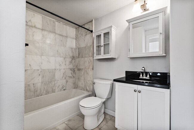 Building Photo - 7 Burrill Pl