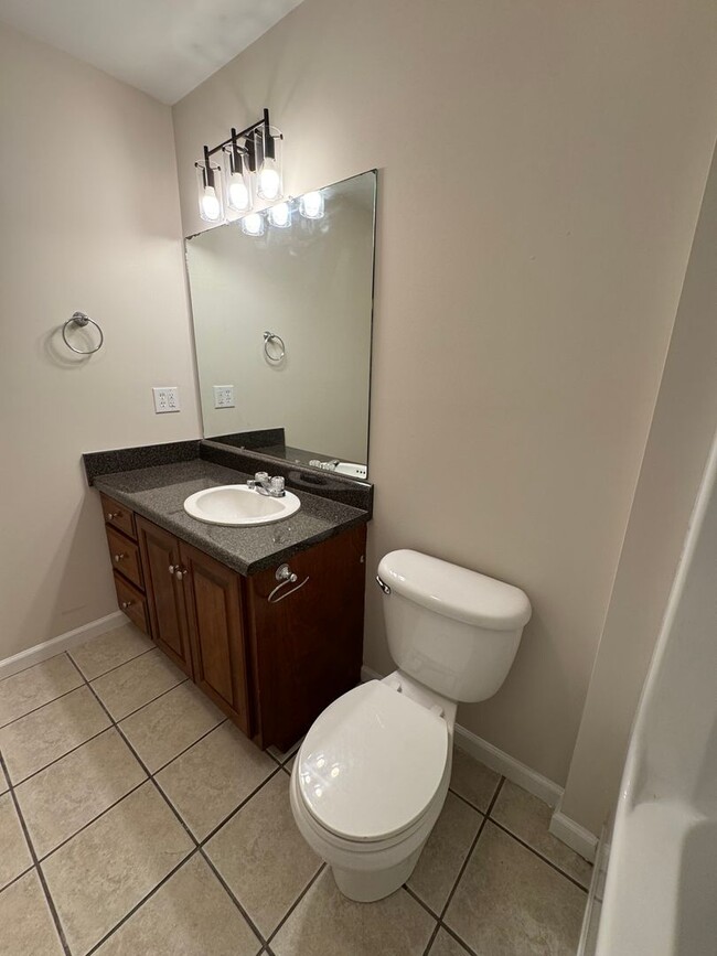 Building Photo - 110-112 Lyons Dr NW