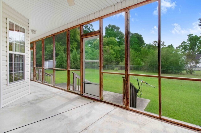 Building Photo - 200 Poplar Knoll Rd