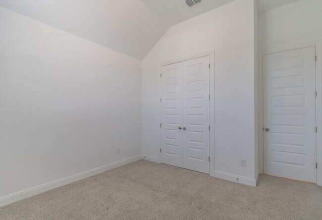 Building Photo - 124 Shagbark Trl