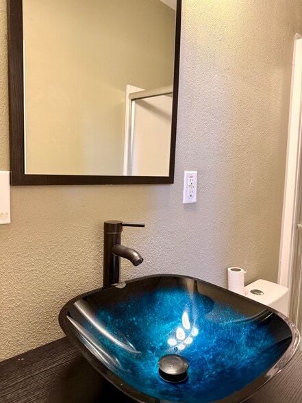 Building Photo - 5041 Delbon Way