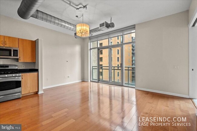 Building Photo - 811 4th St NW