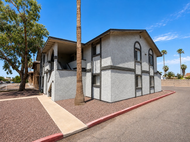 Building Photo - 3128 E Cicero St