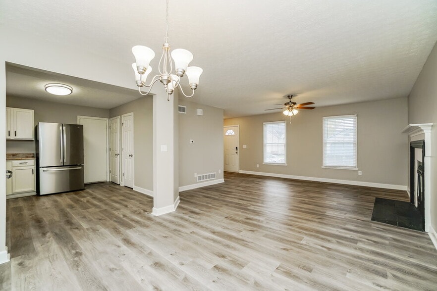 Building Photo - 5800 Chase Run