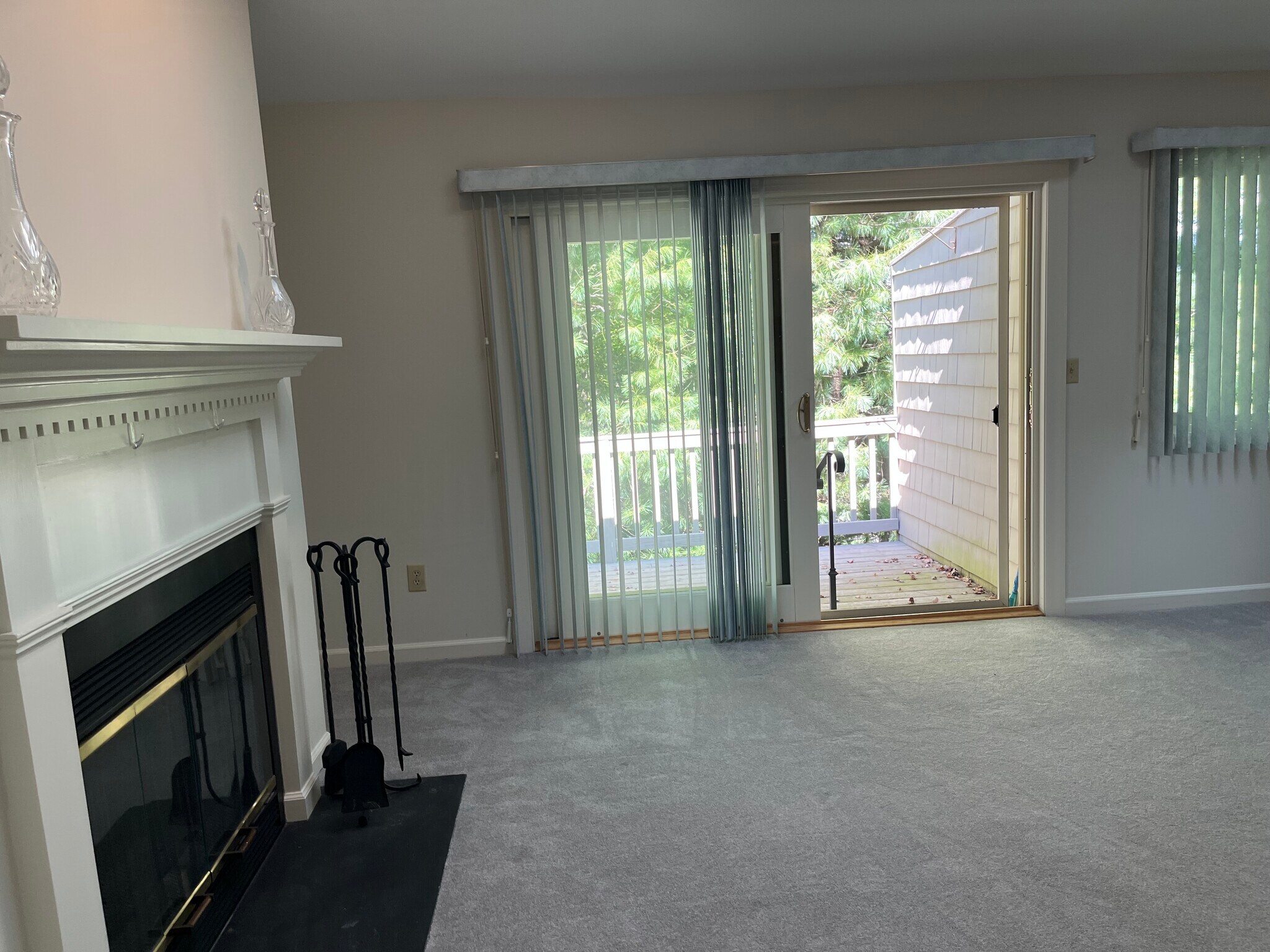 Building Photo - 12 Boulevard Dr