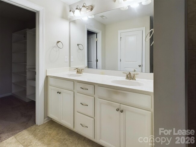 Building Photo - 6624 Berewick Commons Pkwy