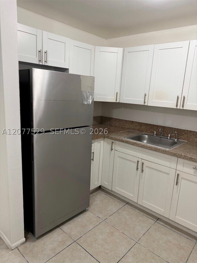 Building Photo - 3255 Coral Ridge Dr