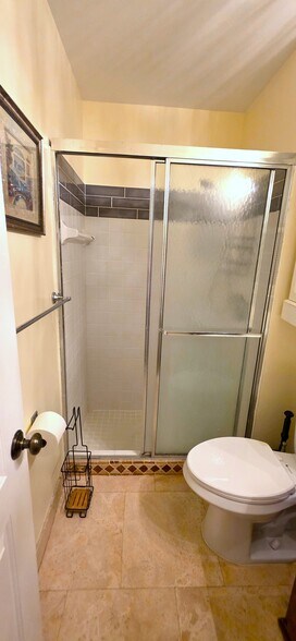 Building Photo - 10910 Diego Dr N