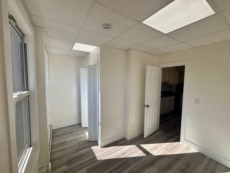 Building Photo - 7 Franklin Ave