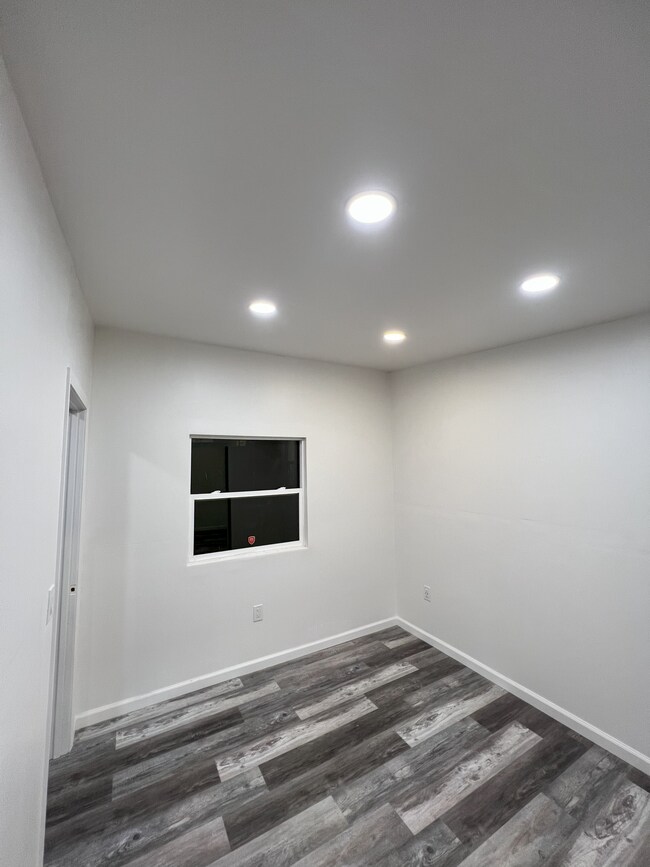 Building Photo - 2708 60th Ave