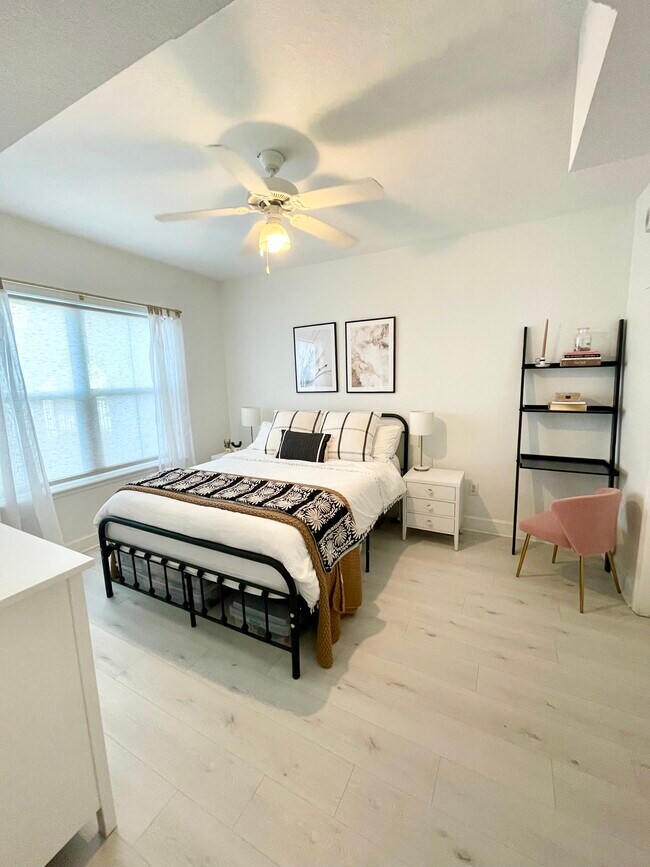 Building Photo - 304 E South St