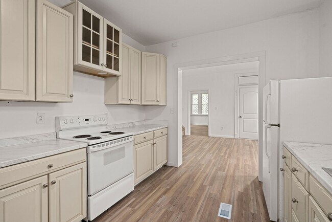 Building Photo - Stunning 4 bedroom home in Perry South available now!