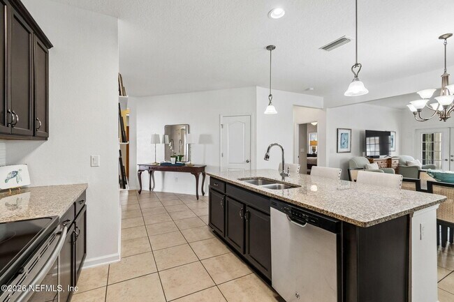 Building Photo - 206 Mission Cove Cir