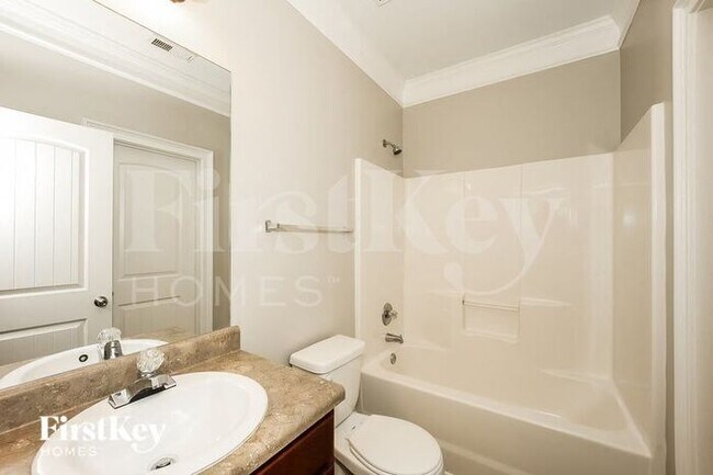 Building Photo - 9172 Overlook Dr