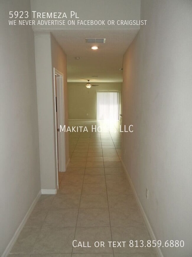 Building Photo - 5923 Tremeza Pl