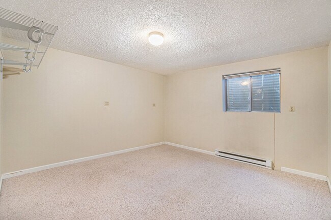 Building Photo - 1339 Village Park Ct