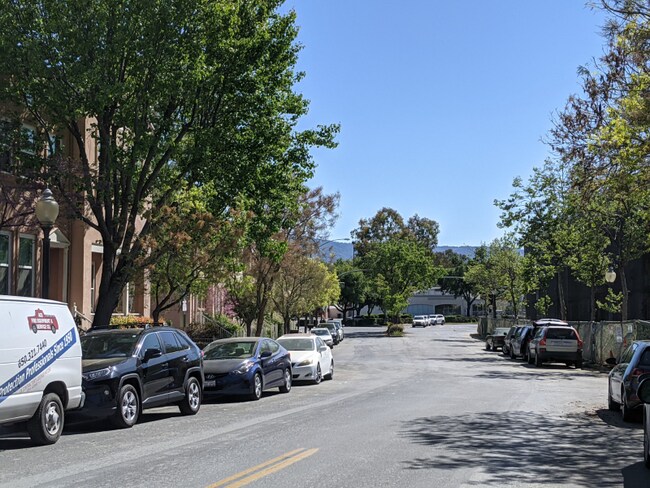 Building Photo - 129 Pacchetti Way