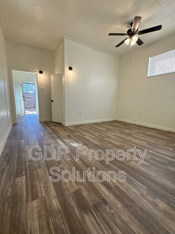 Building Photo - 3209 Burton Ave SE