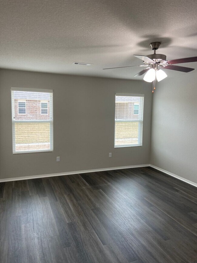 Building Photo - *Preleasing Now* -Four Bedroom | Two Bathroom Home in Conrad Court