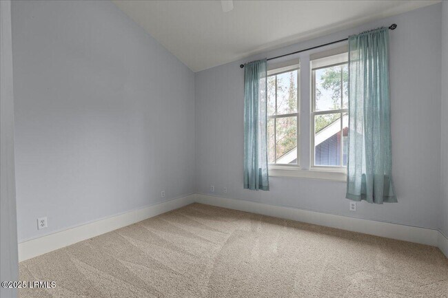 Building Photo - 217 Whelk Rd