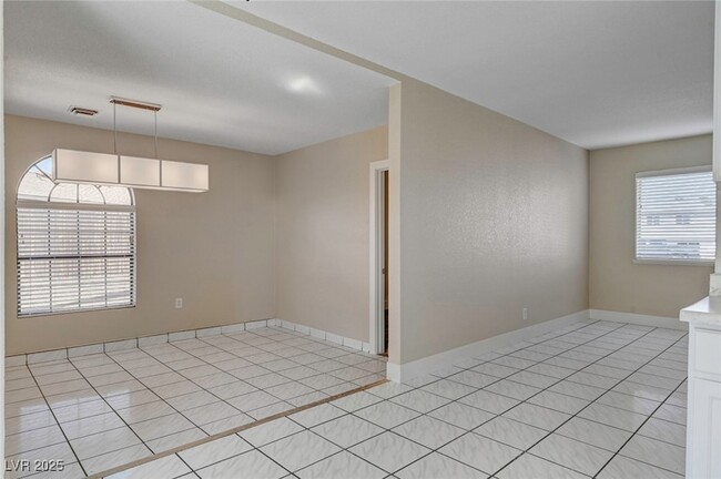 Building Photo - 6121 Edgewood Cir