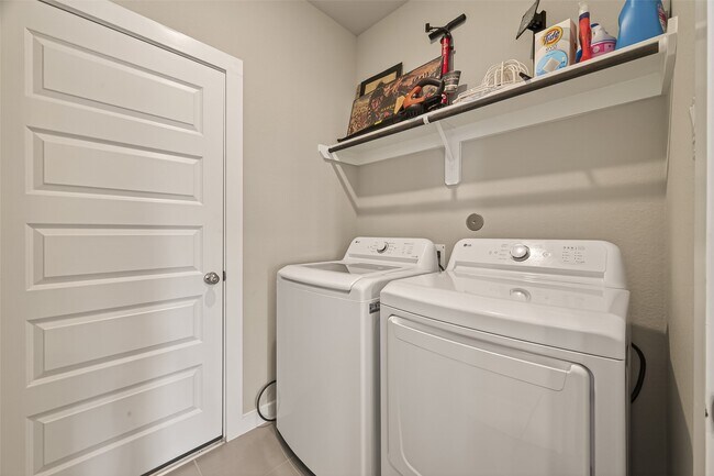 Building Photo - 5516 Madden Ln