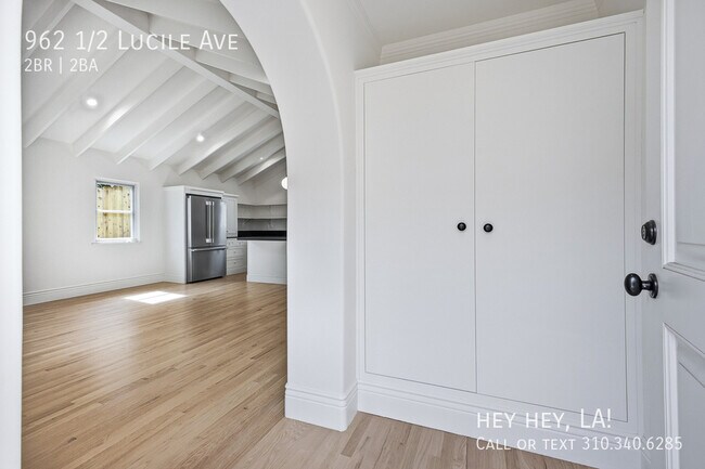 Building Photo - 962 1/2 Lucile Ave-