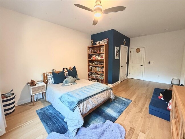 Building Photo - 3232 Brookview Rd