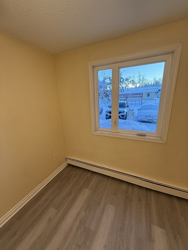 Building Photo - 660 Fairbanks St