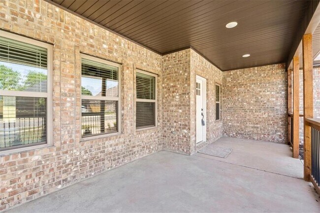Building Photo - 313 Ryder St