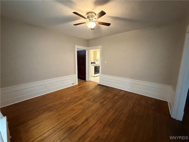 Building Photo - 41 Crestwood Ave