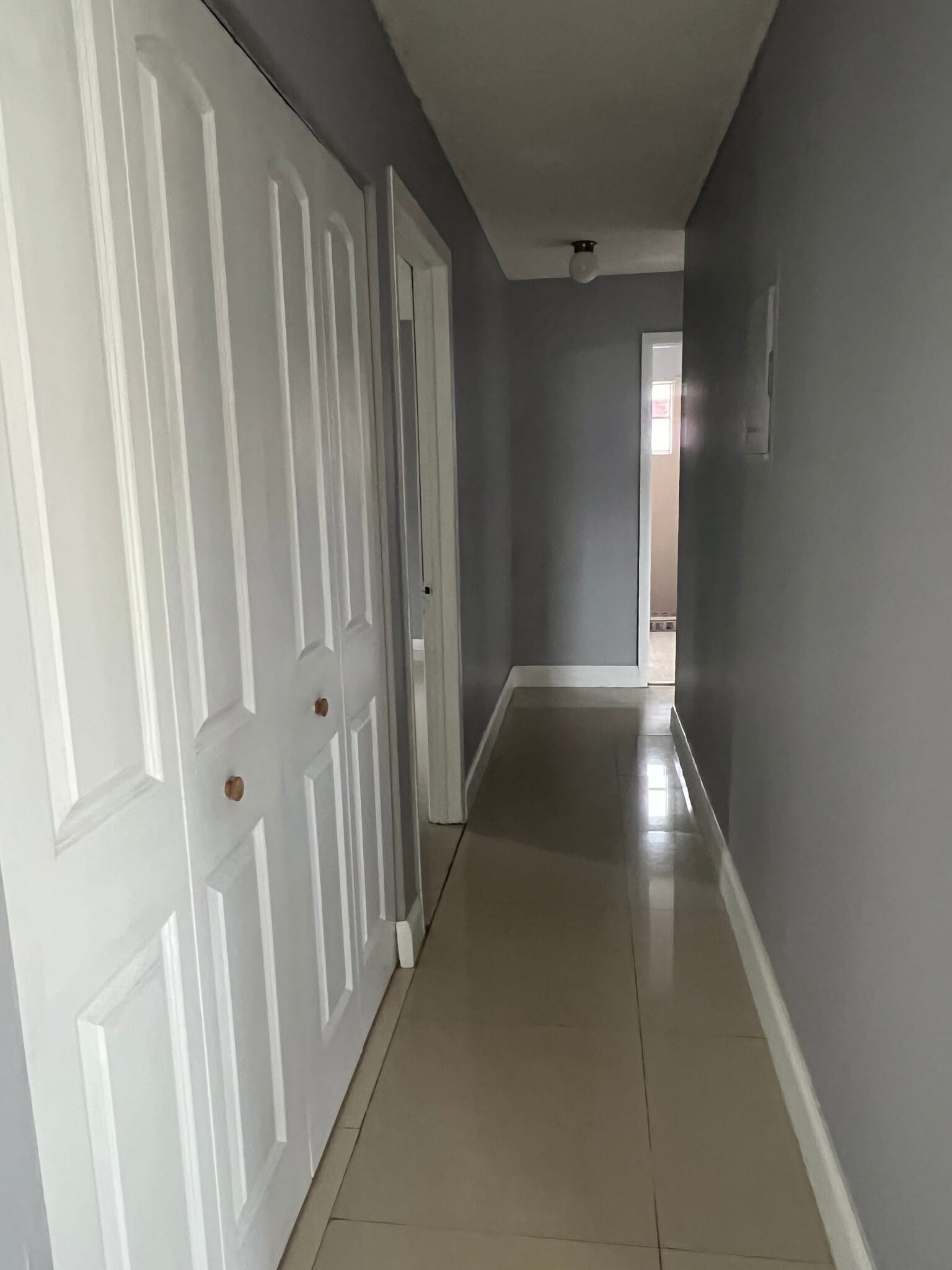 Building Photo - 147 NE 168th St