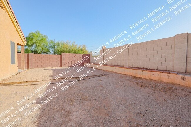 Building Photo - 1104 S 238th Dr