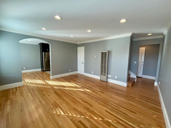 Building Photo - Stylish 2BD Golden Hill Gem | A/C, Bonus R...