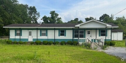 Building Photo - 3 Bedroom 1.5 Bath Mobile Home Available f...