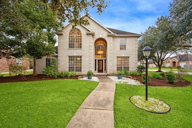 Primary Photo - 2109 Enchanted Lake Dr