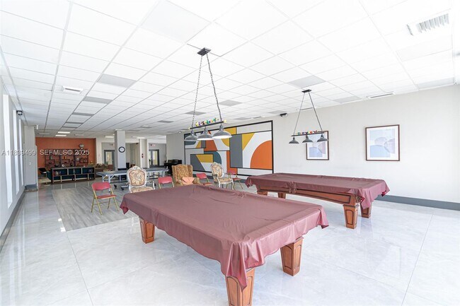 Building Photo - 3140 S Ocean Dr