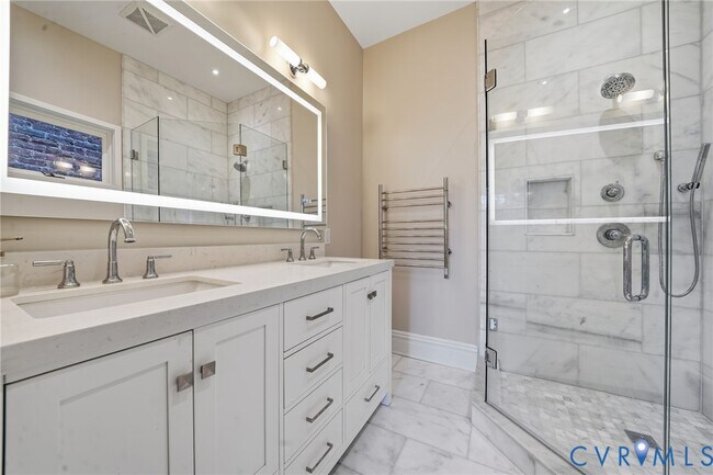 Building Photo - 2005 Stuart Ave