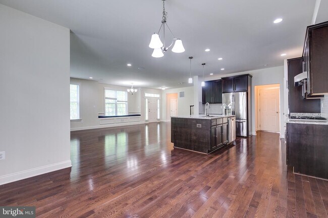 Building Photo - 42948 Courtland Chase Square