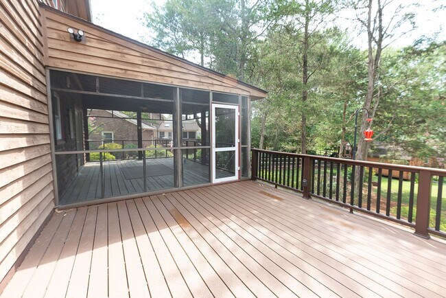 Building Photo - 5517 Robinridge Rd