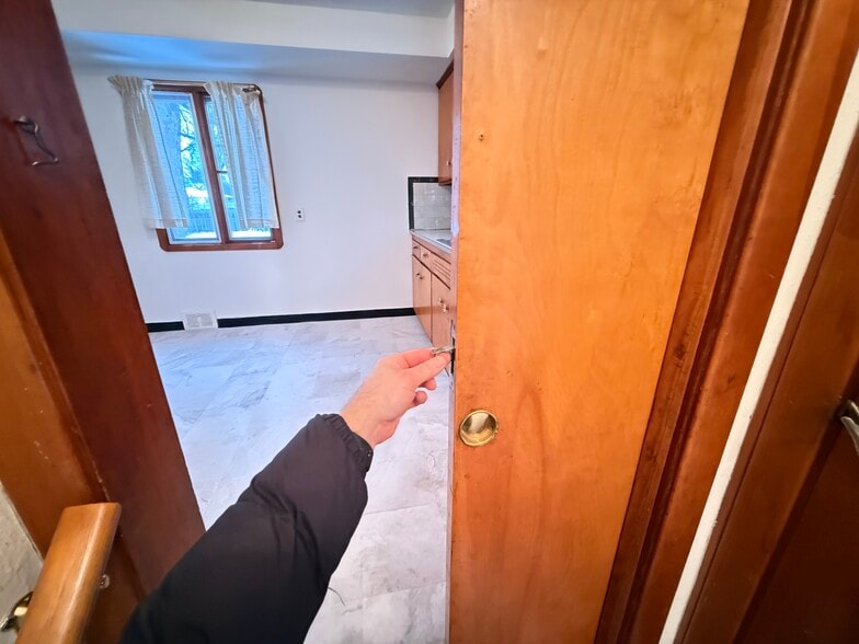 Building Photo - 4820 Green Rd