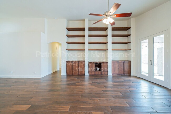 Building Photo - 3536 E San Pedro Ave