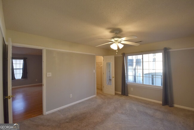 Building Photo - 715 S Fairfield Dr