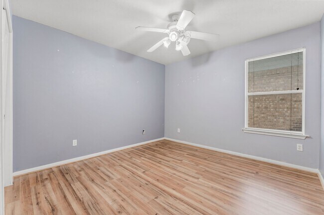 Building Photo - 30218 Deleon Fields Dr