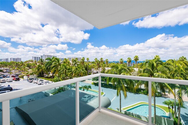 Building Photo - 3900 Galt Ocean Dr