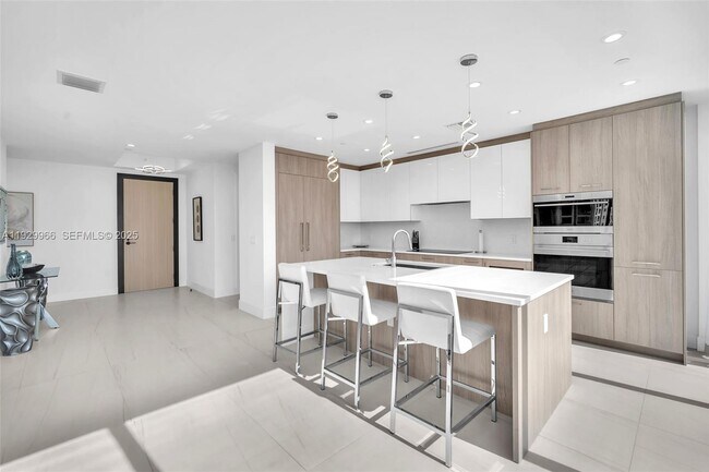 Building Photo - 151 N Seabreeze Blvd