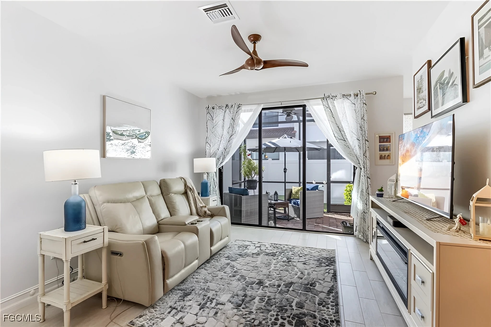 Livingroom - 15851 Portofino Springs Blvd