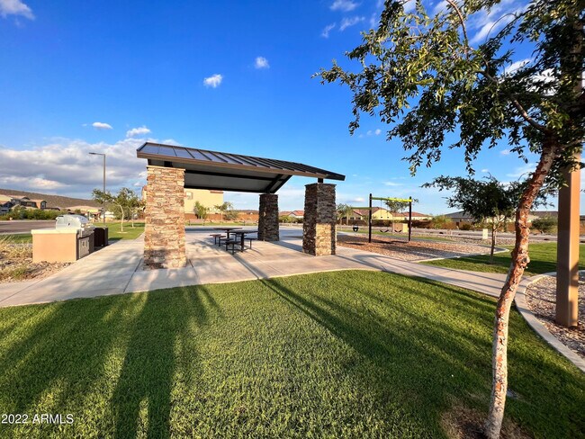 Building Photo - 31962 N 125th Ave