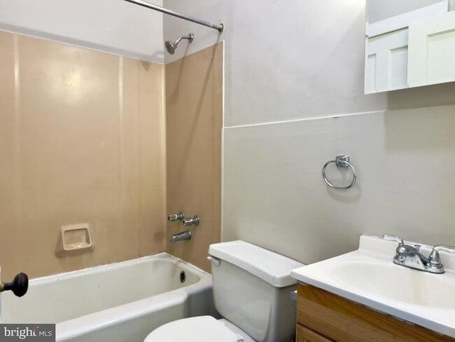 Building Photo - 2011 N 3rd St